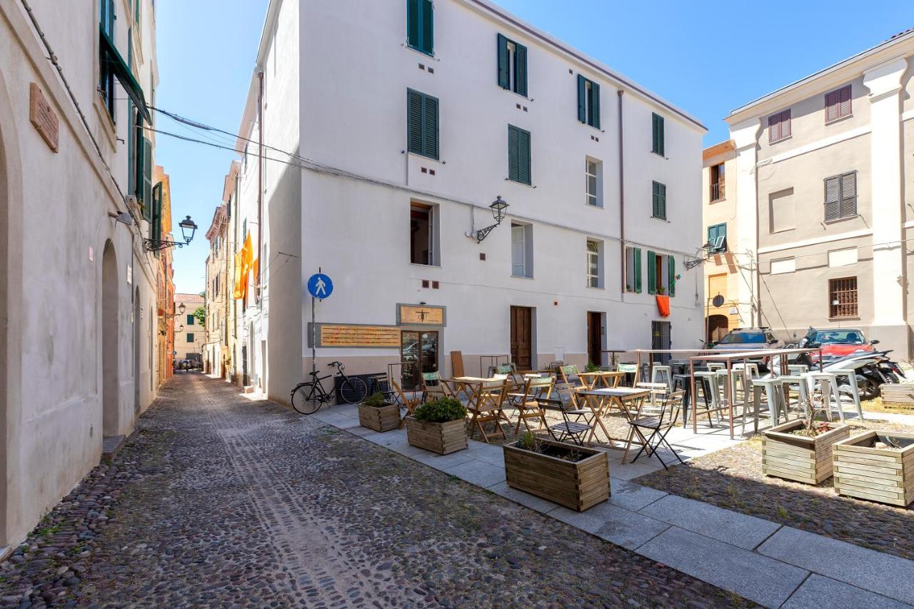 La Finestra Sul Teatro Apartment Alghero Exterior photo